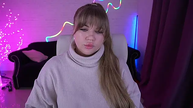 Snapshot of GabbieJay chatting on February 6, 1:36 pm GabbieJay online show from February 6, 1:36 pm