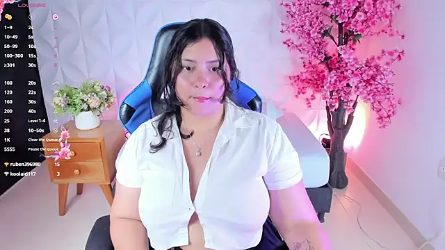indara30 online show from February 6, 5:35 am