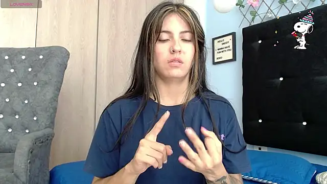 Snapshot of evatits_1 chatting on January 8, 1:24 pm evatits 1 online show from January 8, 1:24 pm