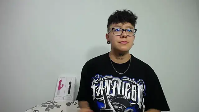 alex noa online show from February 10, 5:52 pm