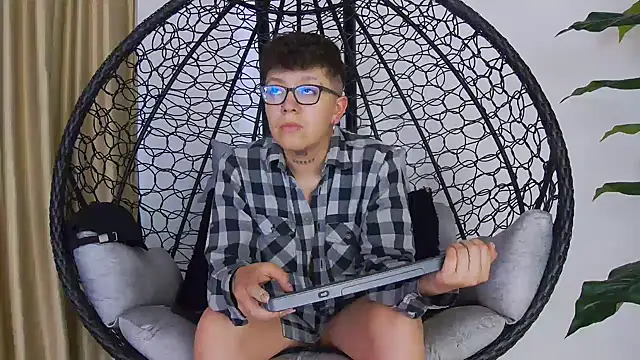 alex noa online show from November 13, 7:13 pm