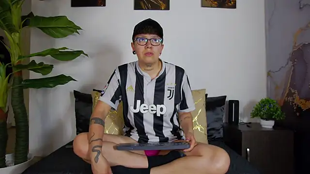 alex noa online show from February 12, 7:20 pm