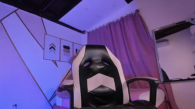 maye wells online show from February 21, 5:31 pm