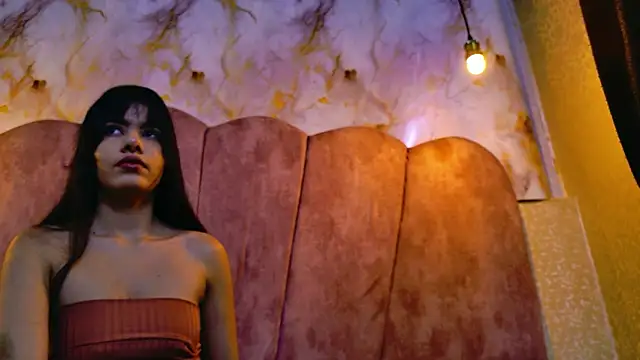 kendalltaylorr online show from January 8, 12:51 pm