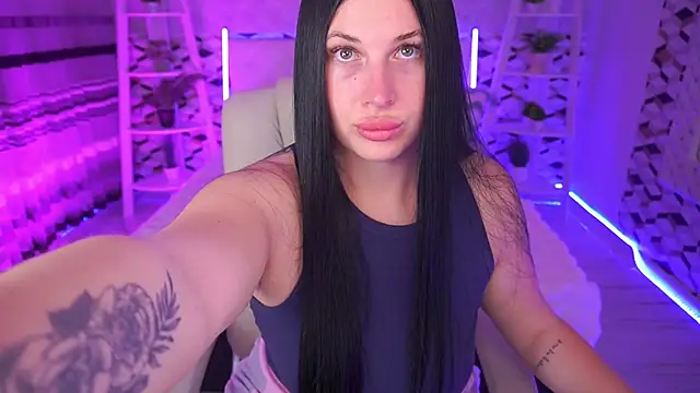 ArianaDarkk online show from April 14, 8:15 pm