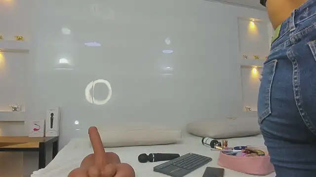 Dalia-Prada online show from January 6, 4:16 am