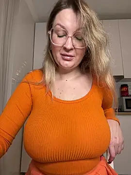 Teya moon  online show from November 2, 7:16 pm