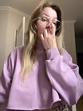 Teya moon  online show from March 30, 5:14 pm