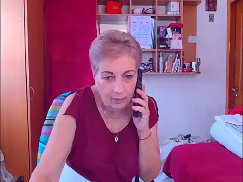 Snapshot of Victoria5643 chatting on October 12, 6:34 am Victoria5643 online show from October 12, 6:34 am