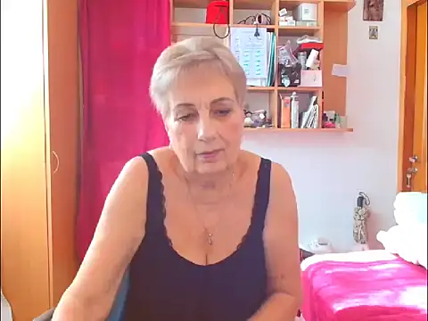 Snapshot of Victoria5643 chatting on October 15, 9:53 am Victoria5643 online show from October 15, 9:53 am