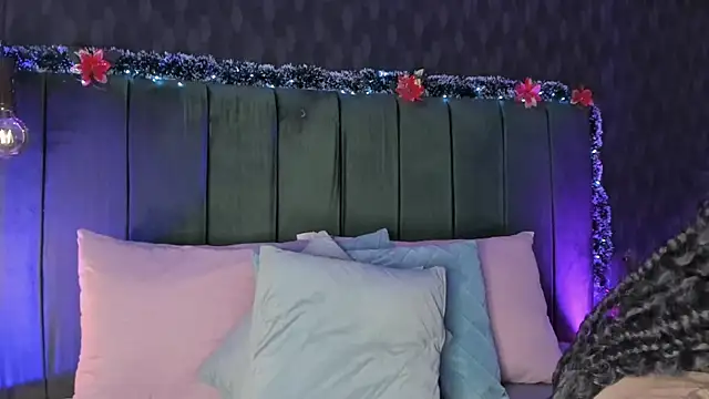 Anneth  M online show from December 18, 7:52 pm
