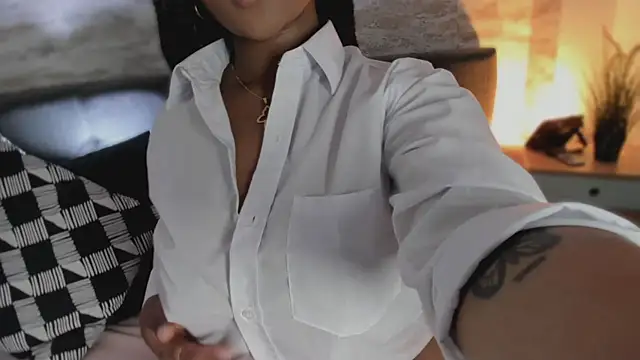 Snapshot of Anneth__M chatting on February 12, 7:53 pm Anneth M online show from February 12, 7:53 pm