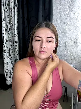 Snapshot of Sofia_Queen17 chatting on January 7, 11:12 am Sofia Queen17 online show from January 7, 11:12 am