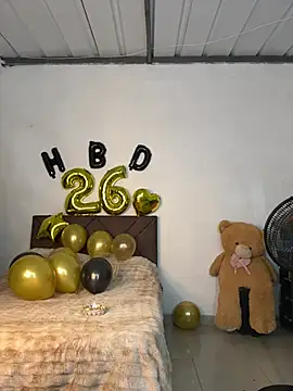 Snapshot of Sofia_Queen17 chatting on January 8, 11:01 am Sofia Queen17 online show from January 8, 11:01 am