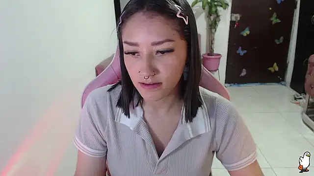 Snapshot of littleangel1_m chatting on June 11, 9:18 am littleangel1 m online show from June 11, 9:18 am