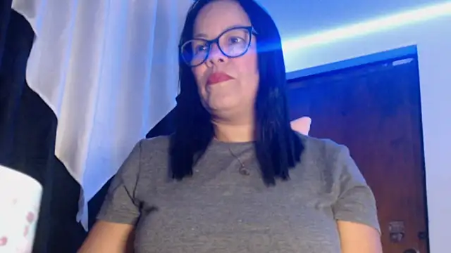 Snapshot of sofia_lopez76 chatting on March 2, 3:05 pm sofia lopez76 online show from March 2, 3:05 pm