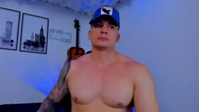 seancarreraa online show from May 1, 8:57 pm