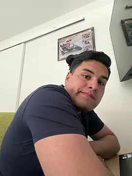 Snapshot of BigmanLatam chatting on April 14, 2:12 pm BigmanLatam online show from April 14, 2:12 pm