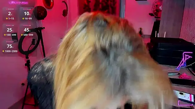  cristal ayala online show from April 14, 10:49 pm