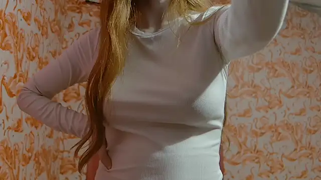 Snapshot of strawberrysmoothie chatting on October 31, 1:06 am strawberrysmoothie online show from October 31, 1:06 am