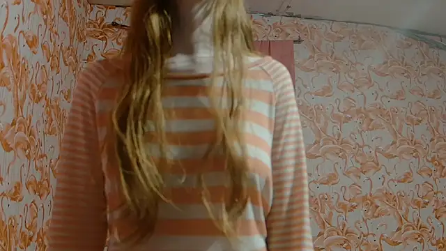 Snapshot of strawberrysmoothie chatting on November 11, 10:43 pm strawberrysmoothie online show from November 11, 10:43 pm