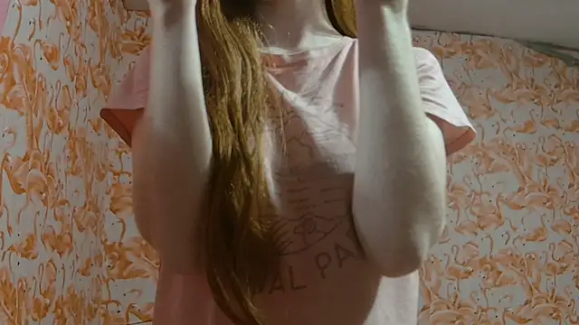 Snapshot of strawberrysmoothie chatting on December 14, 10:36 pm strawberrysmoothie online show from December 14, 10:36 pm