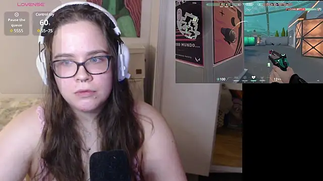 playvalorantwithmenow online show from December 26, 9:26 pm