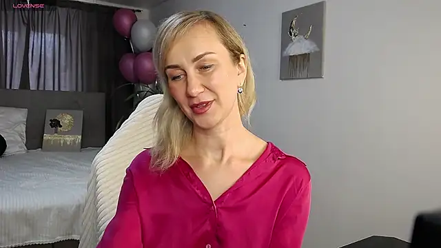 Snapshot of Vanessa_Nowak chatting on March 6, 7:36 am Vanessa Nowak online show from March 6, 7:36 am