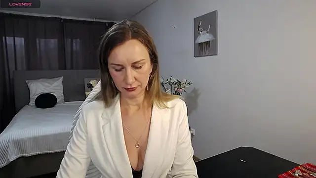 Vanessa Nowak online show from April 9, 7:36 am