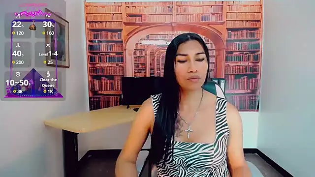khiara moretti online show from December 11, 7:36 pm