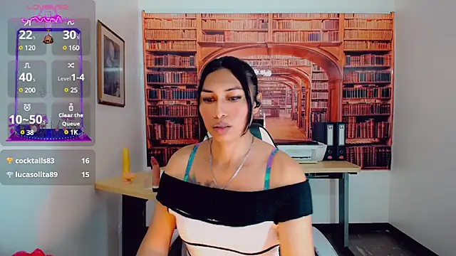 khiara moretti online show from December 14, 10:39 pm