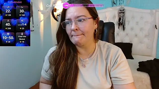 Snapshot of MsJossie chatting on October 28, 3:32 am MsJossie online show from October 28, 3:32 am