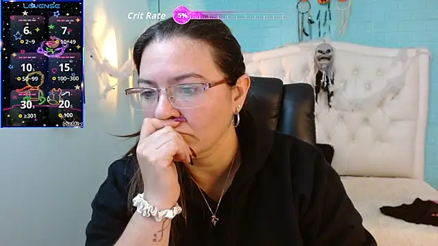 Snapshot of MsJossie chatting on October 31, 4:02 am MsJossie online show from October 31, 4:02 am