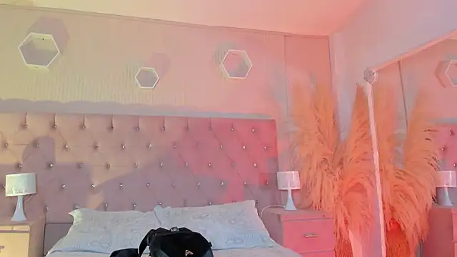 Agathaargent  online show from December 21, 4:19 am