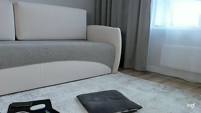 AmelinaLove online show from April 12, 3:00 am