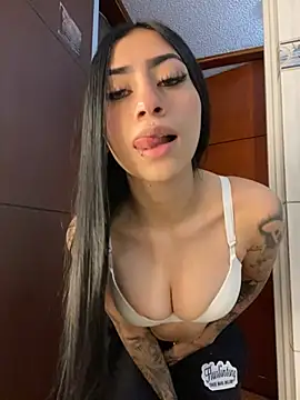 Snapshot of Bunny_sexy01 chatting on June 14, 2:20 am Bunny sexy01 online show from June 14, 2:20 am