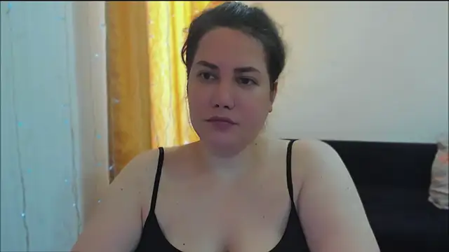 Snapshot of _madalexa_ chatting on July 1, 1:45 pm madalexa online show from July 1, 1:45 pm
