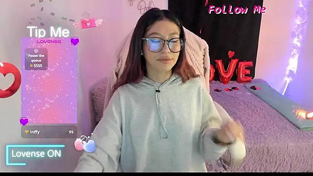 Snapshot of Sofia_thomson1_t chatting on February 19, 10:56 am Sofia thomson1 t online show from February 19, 10:56 am
