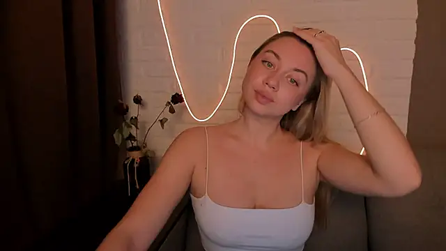 Snapshot of DanielaWisse chatting on December 2, 10:01 pm DanielaWisse online show from December 2, 10:01 pm