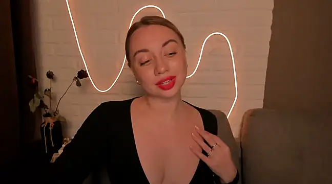 Snapshot of DanielaWisse chatting on December 8, 9:52 pm DanielaWisse online show from December 8, 9:52 pm