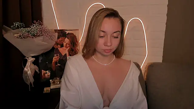 Snapshot of DanielaWisse chatting on December 20, 2:52 am DanielaWisse online show from December 20, 2:52 am