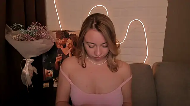 Snapshot of DanielaWisse chatting on December 21, 4:41 am DanielaWisse online show from December 21, 4:41 am