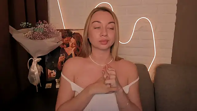 Snapshot of DanielaWisse chatting on December 26, 2:44 am DanielaWisse online show from December 26, 2:44 am