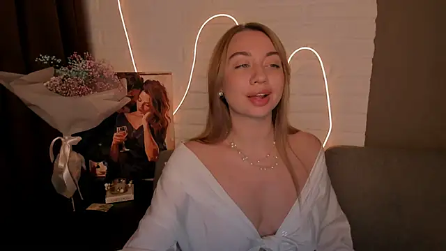 Snapshot of DanielaWisse chatting on December 31, 2:19 am DanielaWisse online show from December 31, 2:19 am