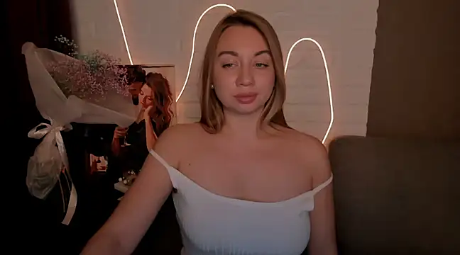 Snapshot of DanielaWisse chatting on January 9, 2:22 am DanielaWisse online show from January 9, 2:22 am