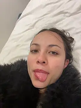 Megan Rodrigo online show from June 17, 5:21 am