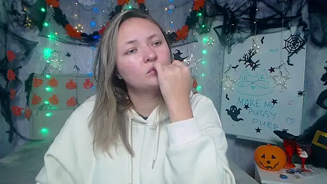 SallyVerda online show from November 4, 6:40 pm