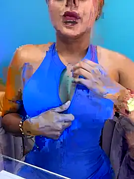 Amber Martins  online show from October 30, 6:30 pm