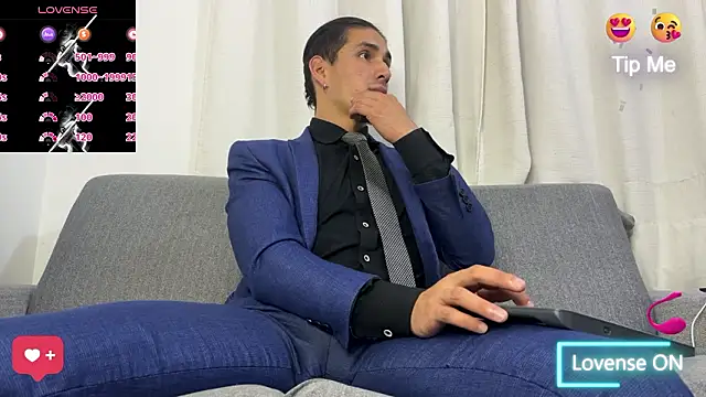 Snapshot of Tom_blunt96 chatting on February 27, 8:36 am Tom blunt96 online show from February 27, 8:36 am