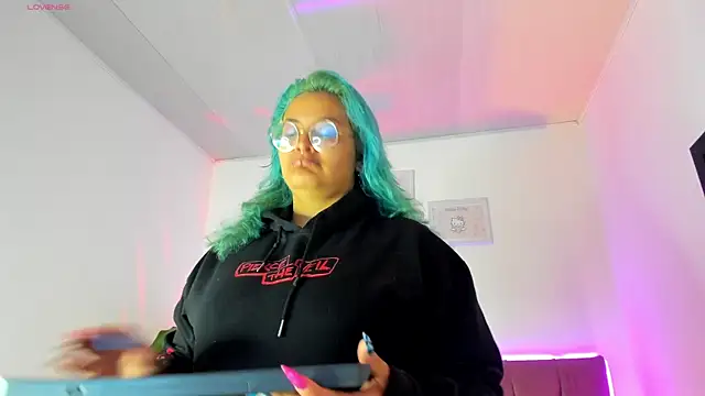 lucky-leah online show from March 1, 3:32 am